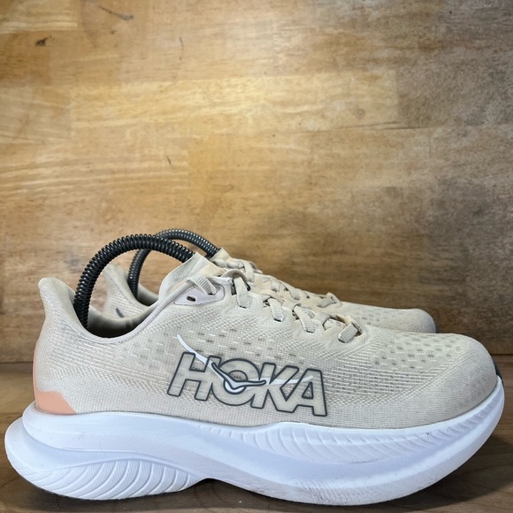Hoka One One Mach 6 Womens Sz 8 Wide Running Shoes Sneakers Eggnog Vanilla - Picture 1 of 12